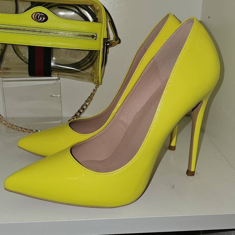 Elizabet Tang Pointed High Heel Pump